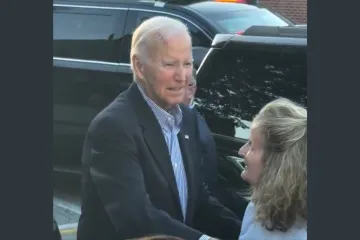 Biden operiran zbog raka kože: Snimljen je s velikim ožiljkom na glavi