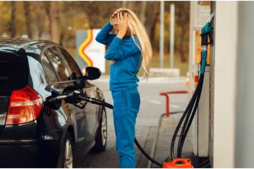 Mnogi mladi imaju strah od točenja goriva: Užasava ih to, a nisu cijene razlog, već ovo