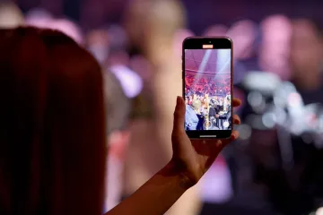 Gledajte stream vaganja za spektakularni FNC 24! Nalazimo se na licu mjesta