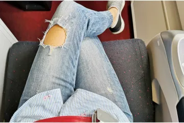 Fizioterapeutkinja objasnila zašto ne biste smjeli držati prekrižene noge tijekom leta: 'Opasno je'