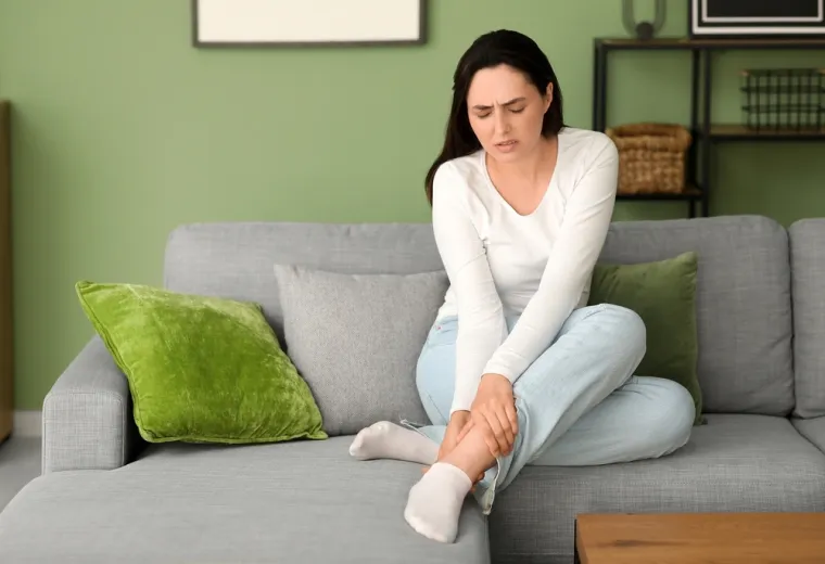 Fizioterapeutkinja objasnila zašto ne biste smjeli držati prekrižene noge tijekom leta: 'Opasno je'