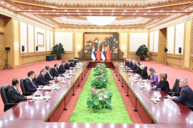 Ovo morate čuti! Vučić: 'U Kini sam popularan, svi se žele slikati sa mnom. Kad čuju 'Srbija' viču Vučić'