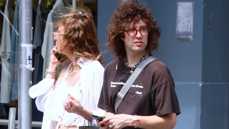 Možete li pogoditi čiji je ovo sin? Njegov otac jedna je od najvećih glazbenih ikona svih vremena