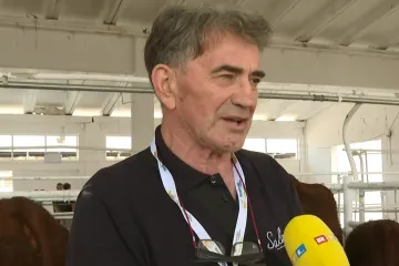 Uzgaja salers goveda, dobro mu ide i kaže: 'Nitko nije odustao ni propao!'