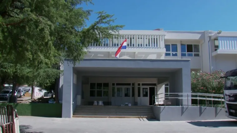 Produženo ljeto! Školsko zvono u ovoj školi oglasit će se tjedan dana kasnije: Zašto?