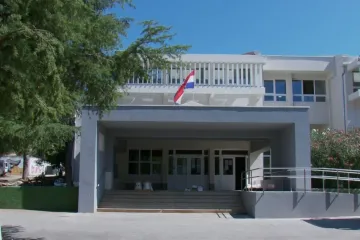 Produženo ljeto! Školsko zvono u ovoj školi oglasit će se tjedan dana kasnije: Zašto?