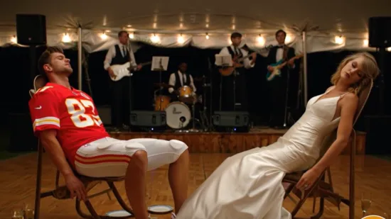 Ovo je urnebesno! Šprajc pokazao kako bi izgledalo vjenčanje Taylor i Travisa na hrvatski način