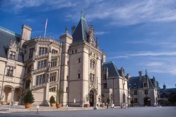 Kako je moguće da grad kojeg godišnje posjeti 11 milijuna turista nema novca za plaću gradonačelnika?!