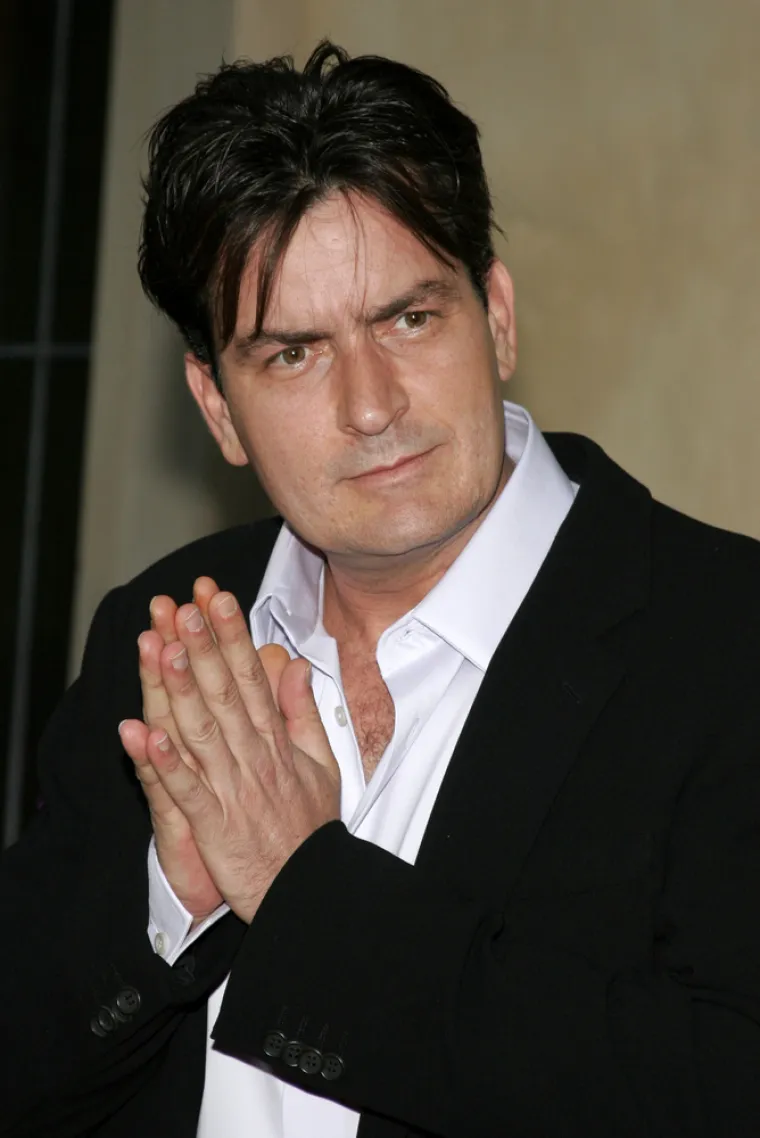 Charlie Sheen prvi put progovorio o seksualnim odnosima s muškarcima: 'Okrenuo sam jelovnik...'