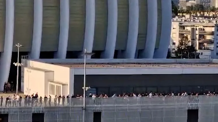 Kakva navala na borilački spektakl: Pogledajte scene pred zagrebačkom Arenom, ovo izgleda nestvarno