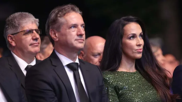 Slovenski premijer rekao sudbonosno 'da' 19 godina mlađoj influencerici: Vjenčao ih gradonačelnik Ljubljane