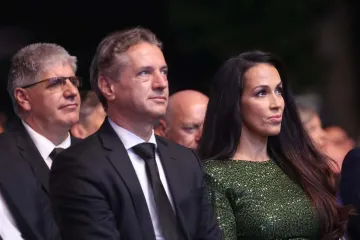 Slovenski premijer rekao sudbonosno 'da' 19 godina mlađoj influencerici: Vjenčao ih gradonačelnik Ljubljane