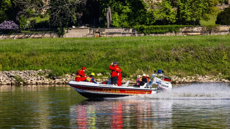 Savršen provod zamalo završio kao tragedija: 40 vatrogasaca spašavalo dvije pijane cure...