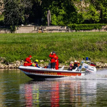 Savršen provod zamalo završio kao tragedija: 40 vatrogasaca spašavalo dvije pijane cure...