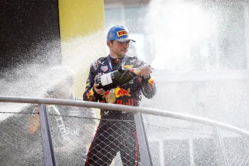 Verstappen pobijedio na kultnoj utrci ispred Norrisa i Piastrija