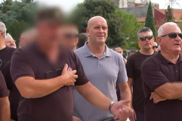 Branitelji prosvjedovali protiv FALIŠ-a: 'Za dom spremni' odjeknuo na metar od saborskog zastupnika