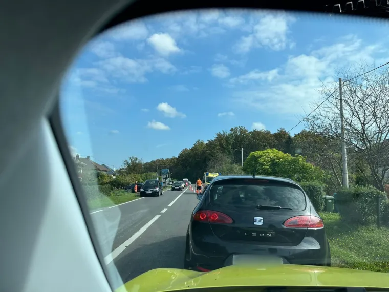 Prometna nesreća u Karlovcu! Slupano vozilo Hitne, stradala pješakinja: 'Vidjela sam crnu vreću u jarku...'