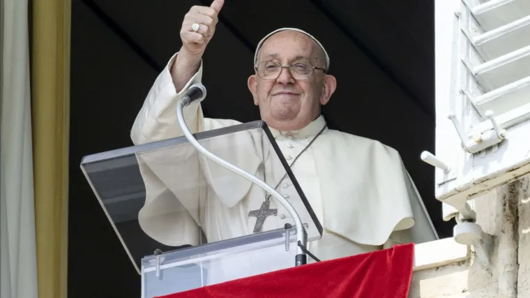 Omiljeni papa uskoro na poštanskoj markici: Ovo je Franjo u izdanju zagrebačke dizajnerice