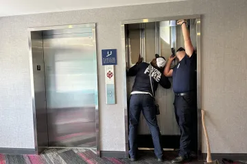 Četiri dana bio zaglavljen u liftu bez hrane, vode i mobitela. Evo tko ga je spasio