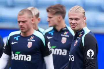 Vozač, može zadnja! Haaland doživio neobičnu ozljedu u autobusu, podijelio fotografije