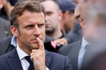 Pala je francuska vlada! Macron sada ima nekoliko opcija, ali nijedna nije baš privlačna