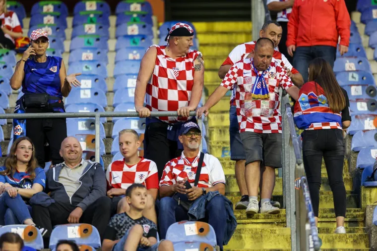 Prosinečki prošetao Maksimirom prije dvoboja s Hrvatskom, nije se odvajao od legendarnog Hrvata