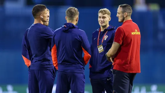 Navijači zadovoljni ispadanjem jednog igrača, a zazivaju dvojicu: 'Najbolji igrač nagrađen klupom'