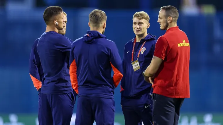 Navijači zadovoljni ispadanjem jednog igrača, a zazivaju dvojicu: 'Najbolji igrač nagrađen klupom'