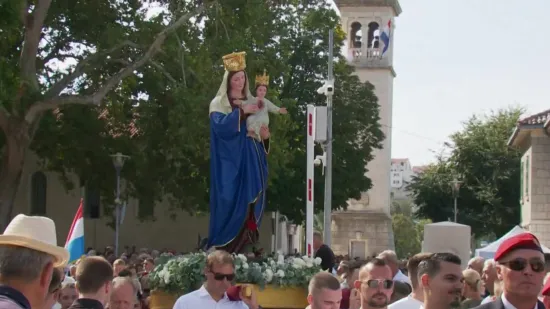 Okretao se odojak, pržili uštipci, a vjernici su imali dvostruki razlog za dolazak