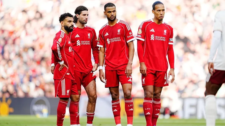 Liverpool predstavio novi dres: Vratili boju i grb iz nekih prošlih vremena