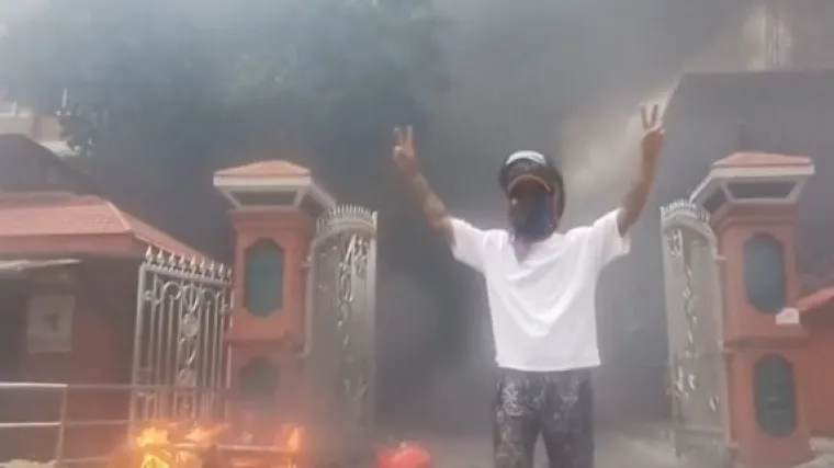 Zabrana društvenih mreža bila je kap koja je prelila čašu, pravi razlog nereda - korupcija