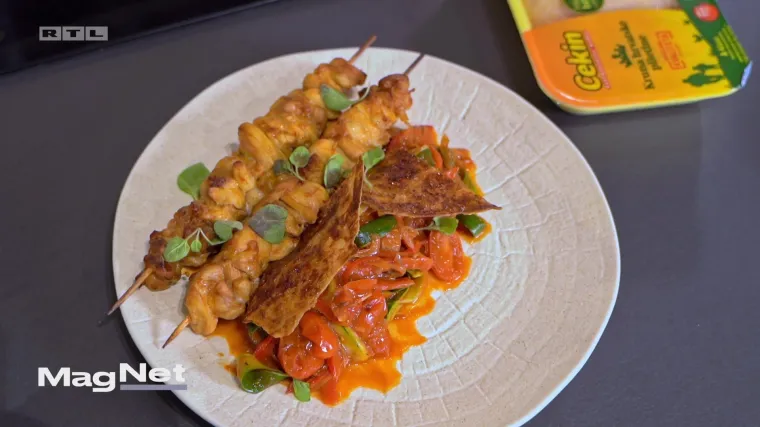 Tradicionalan, a lagan i zdrav obrok: Pripremite pileće ražnjiće s domaćim satarašem