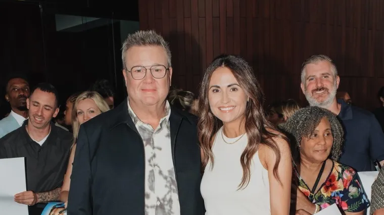 Zvijezda serije Moderna Obitelj podijelio radosne vijesti: “Oženio sam se na rođendan!”