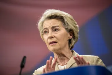 Za Ursulu ovaj dan nema kraja: Incident u Poljskoj, godišnje obraćanje, a u ponoć je čeka novi test