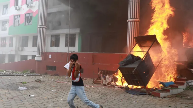 Vrije u srcu Azije, najmanje 22 poginulih u neredima: 'Konačno ćemo dobiti što nam pripada!'