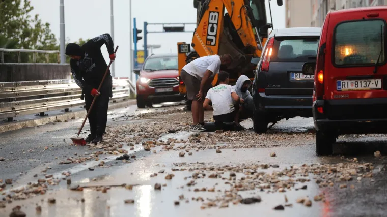 Rijeka pod vodom, ali najveća opasnost tek dolazi: Evo što očekuje jug Hrvatske