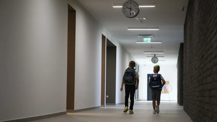 Tisuće predškolaraca neće u prvi razred: Znate li što je ekranizam i kako utječe na djecu?