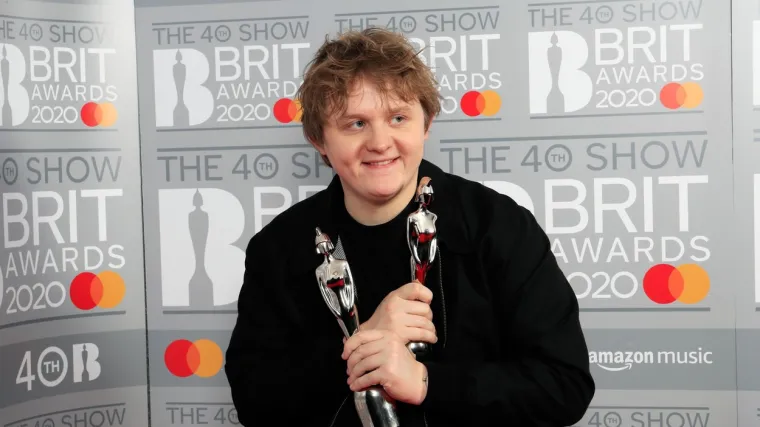 Emotivni povratak glazbenika Lewisa Capaldija: Dvije godine nije nastupao zbog ove bolesti