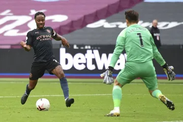 Nije dugo izdržao bez njih: Legendarni čekičar opet u West Hamu!