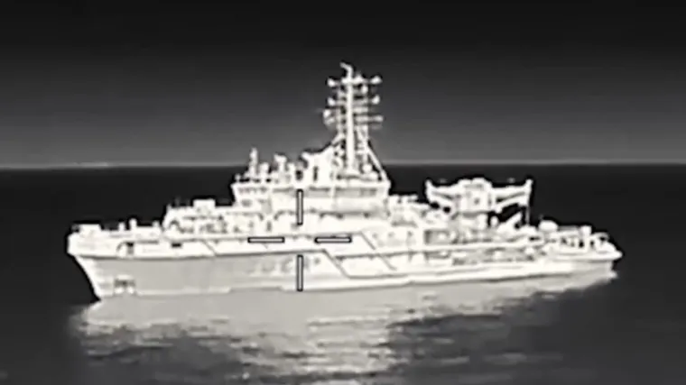 Pogođen ruski brod vrijedan 60 milijuna dolara! Objavljena dramatična snimka udara