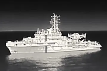 Pogođen ruski brod vrijedan 60 milijuna dolara! Objavljena dramatična snimka udara