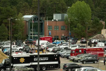 Užas u američkoj školi: Srednjoškolac upucao dvoje učenika pa presudio sebi