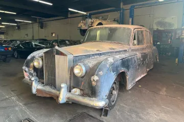 Star 64 godine, zahrđao i uništen: Ovaj auto prodaje se za cijenu od koje će vam se zavrtjeti u glavi