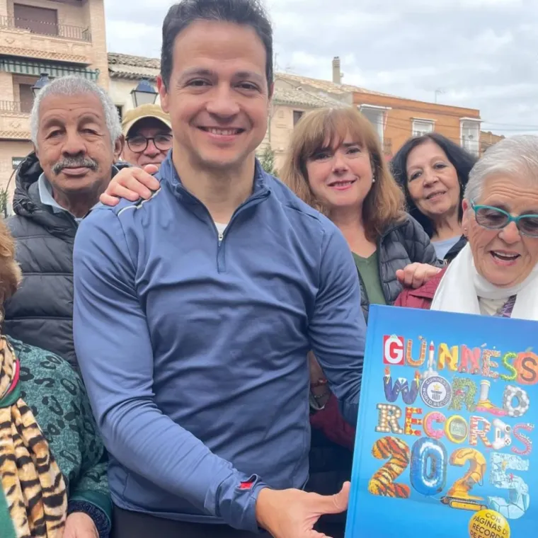 Nevjerojatan prizor: Mu&scaron;karac otrčao 100 metara unatrag u &scaron;tiklama i oborio svjetski rekord