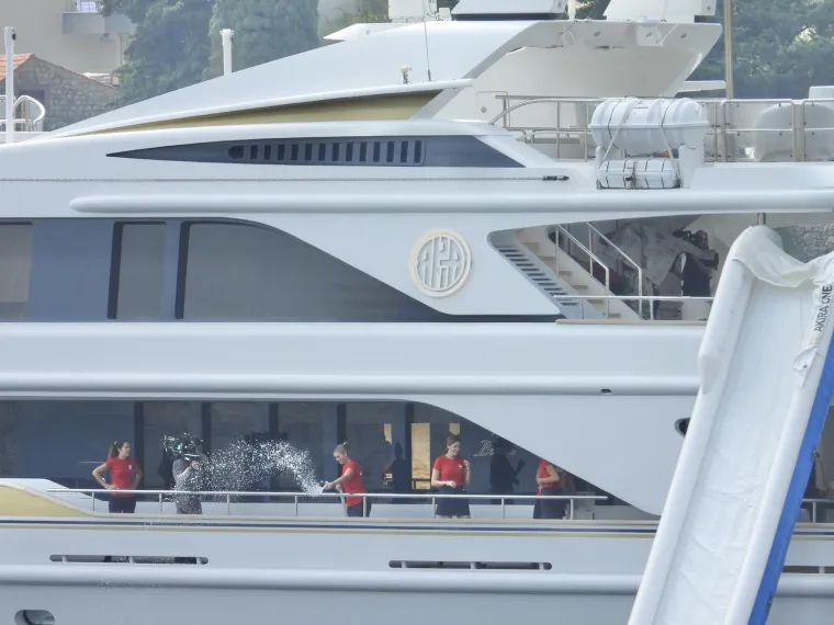 Hit serija snima se u Dubrovniku: Pogledajte prizore s luksuzne jahte