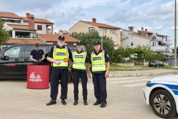 'Radio Patrola' na cestama Istre: Battifiaca i policajci dijele nagrade i upozoravaju vozače