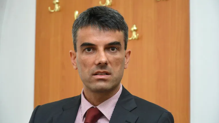 Podignuta optužnica protiv bivšeg dekana: Dijelio povišice šakom i kapom - sebi, prodekanima i tajnici