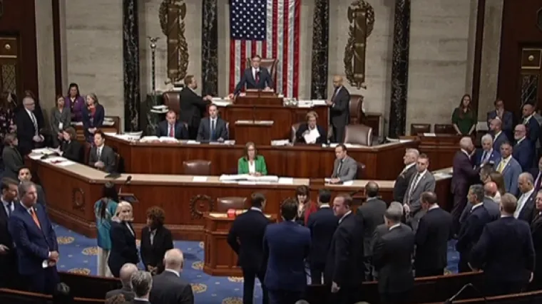 Minuta šutnje u Zastupničkom domu samo je podsjetnik i slika polarizirane zemlje