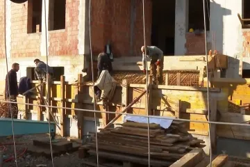 Bespravna gradnja postaje kazneno djelo: Nema više zabijanja lopate prije dozvole