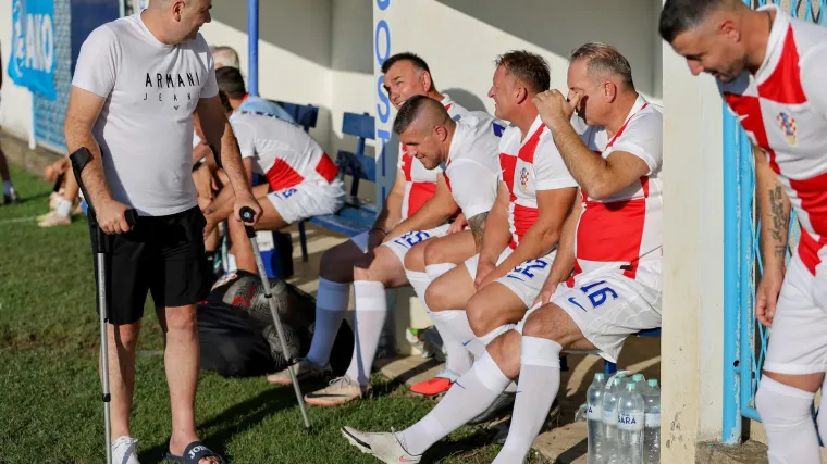 Legendarni igrači ukrali show na fešti u Benkovcu: Smijeh i suze na velikom rođendanu Velebita